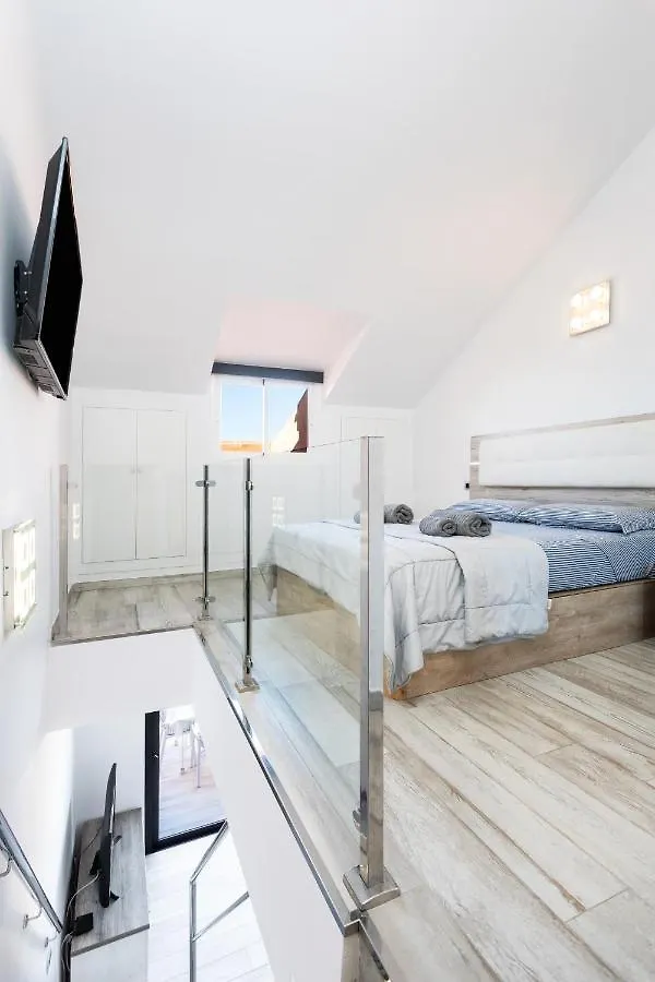 Apartment Playa Las Vistas With Breathtaking Sea View, Only 100 M To The Sea, Heated Pool, Aircondition For A Fee, Wifi プラヤ・デ・ラス・アメリカス スペイン